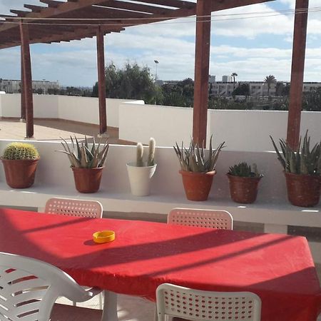 Sunny Self-Catering Apartment Costa Teguise, Lanzarote, Spain Экстерьер фото